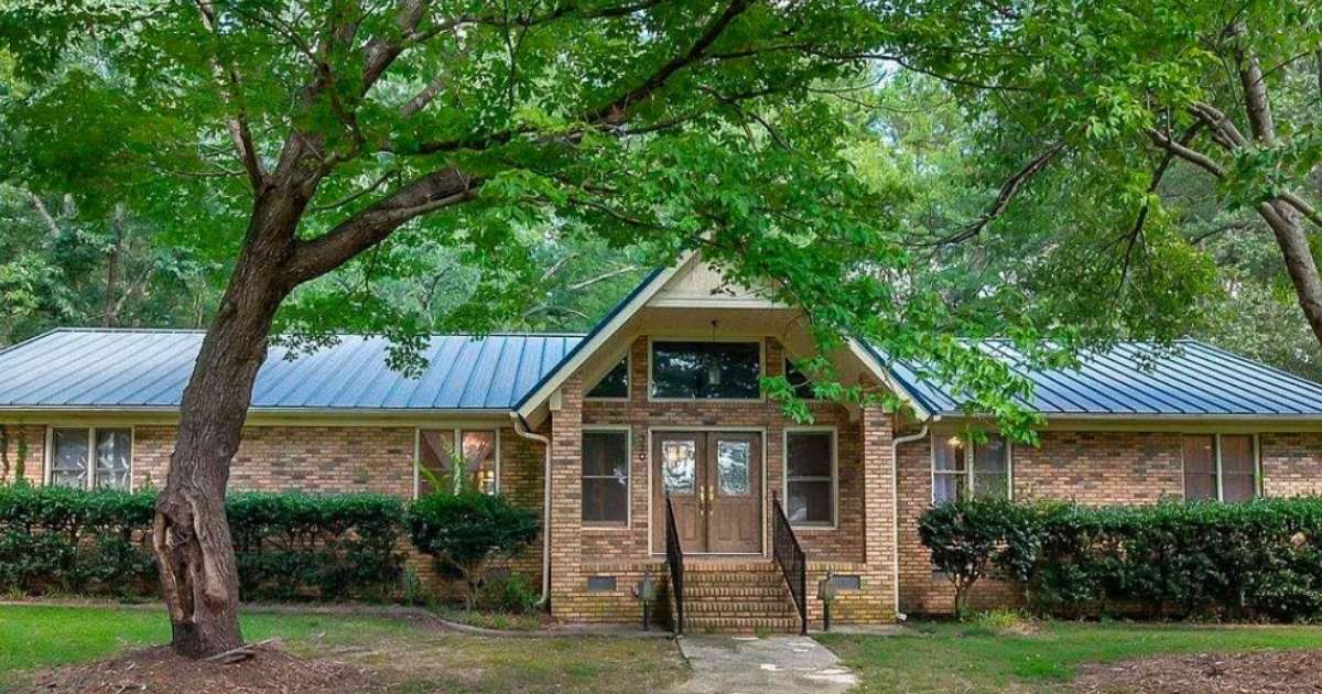 The exterior of a Greenville SC home for sale from Talia Gila